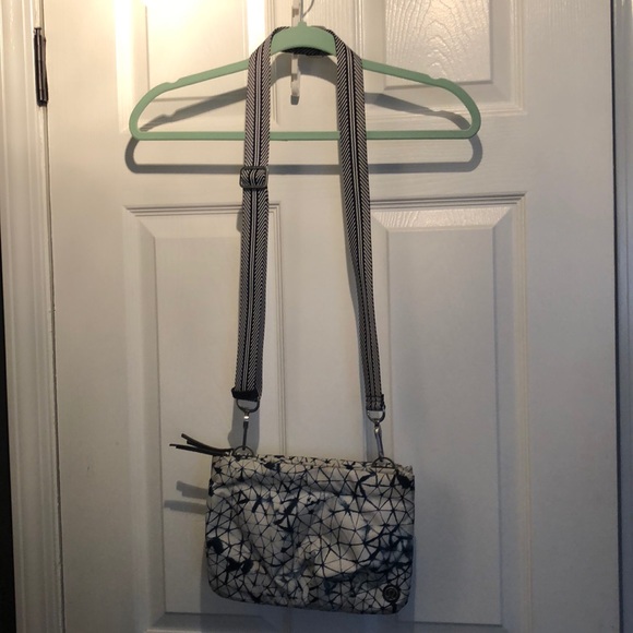 lululemon athletica Handbags - Lululemon purse